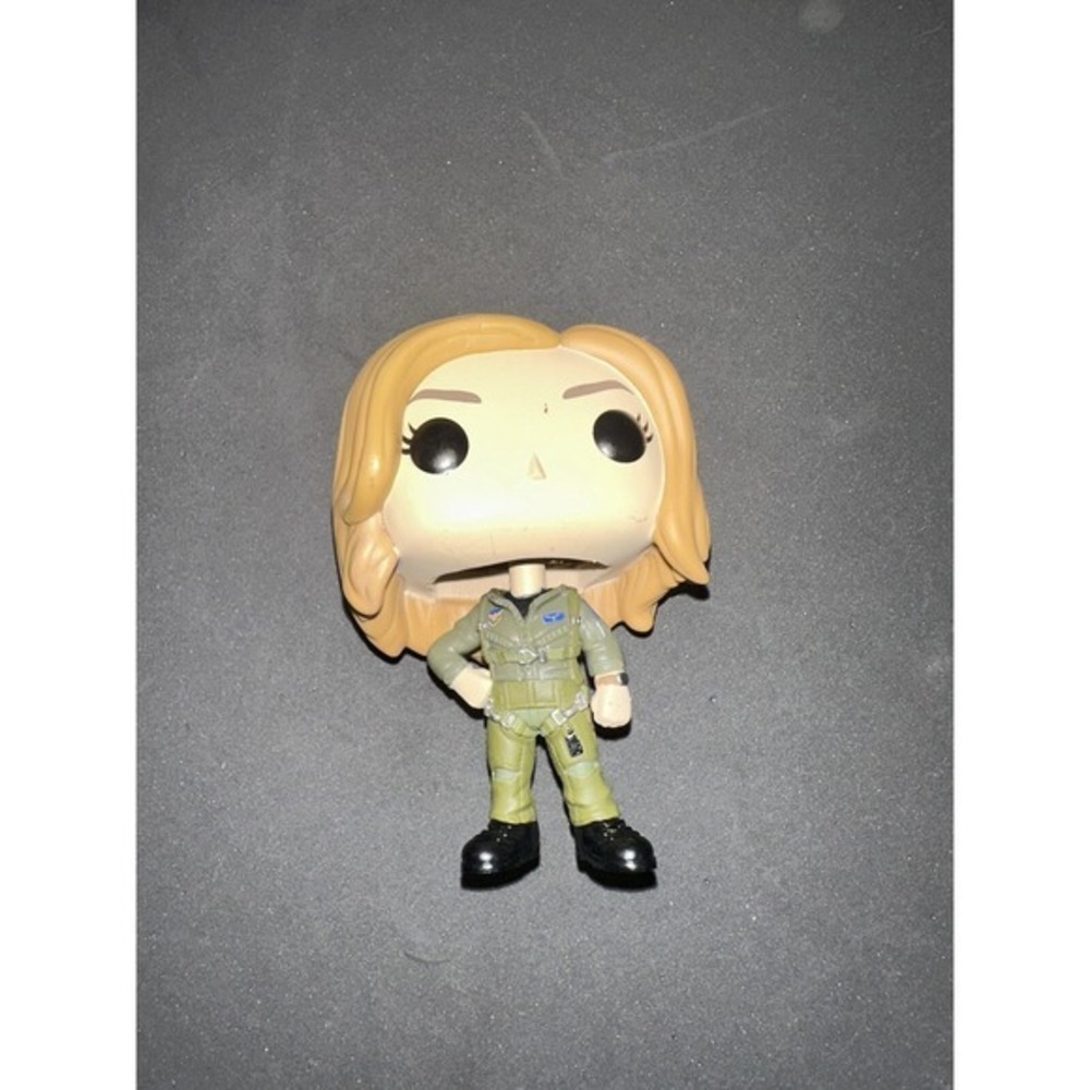 Funko Pop! Captain Marvel #436 Carol Danvers‎ FYE Exclusive Damaged no box B1-4